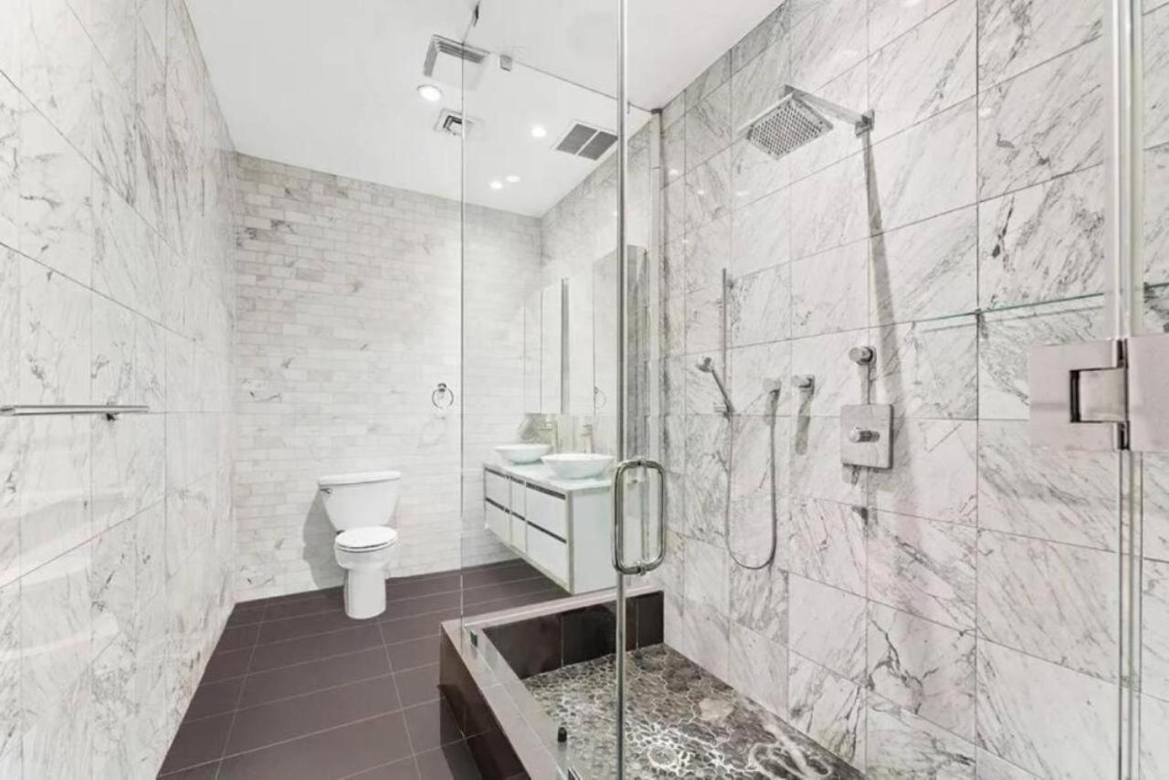 Luxurious 3 Bedroom Beautifully Renovated Loft Apartamento *